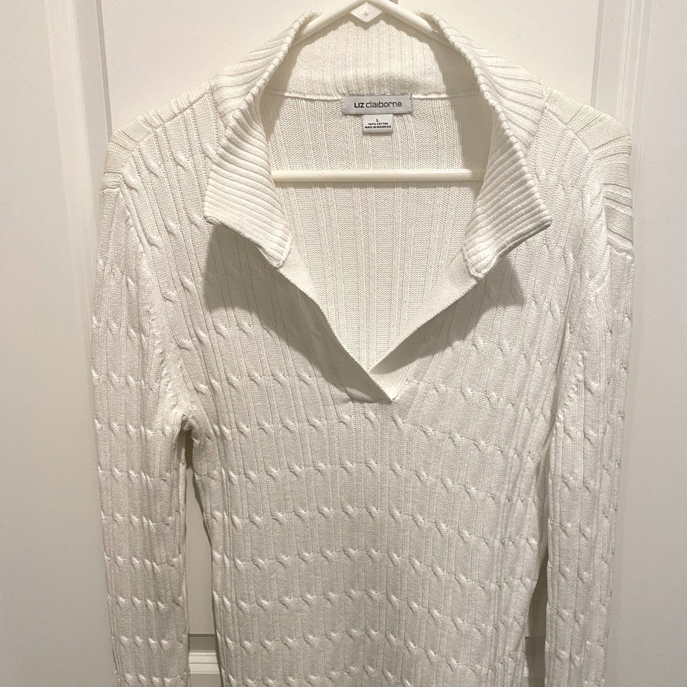 Liz Claiborne White V-Neck Sweater. 100% Cotton. Perfect Condition.